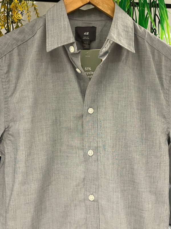 H&M LIGHT GREY SHIRT